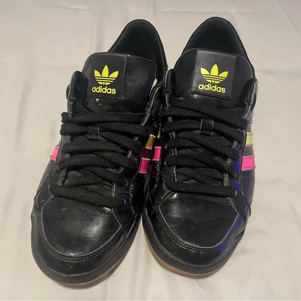 Adidas Women’s Sleek Black Patent Sneakers with Colored Stripes Vintage Size 7 - Picture 2 of 9